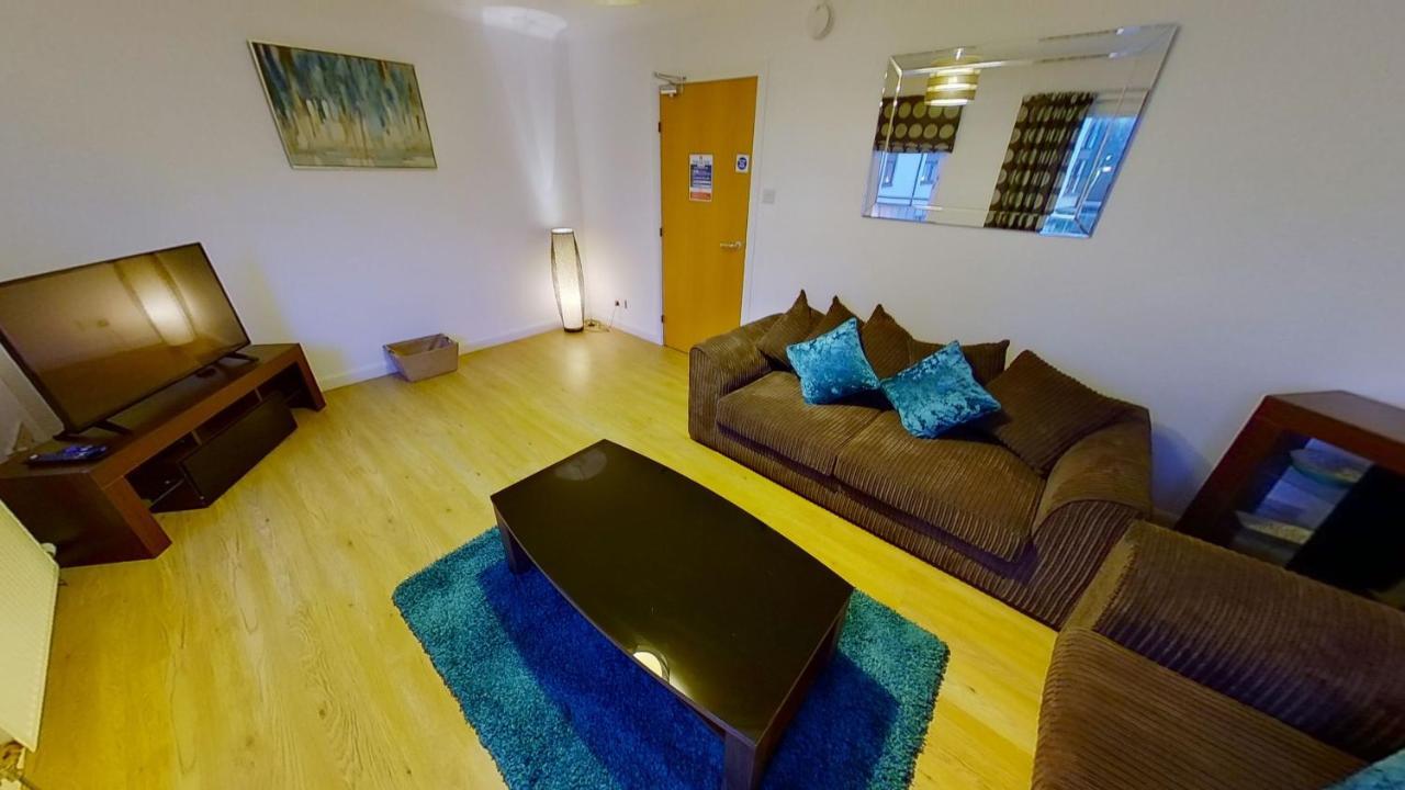 Orange Town House - Shaw Road, Only 6 Minutes To City Centre Aberdeen Exterior foto