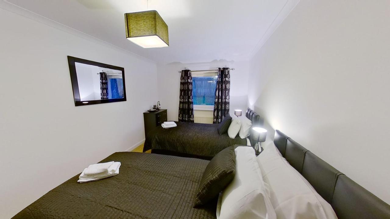 Orange Town House - Shaw Road, Only 6 Minutes To City Centre Aberdeen Exterior foto