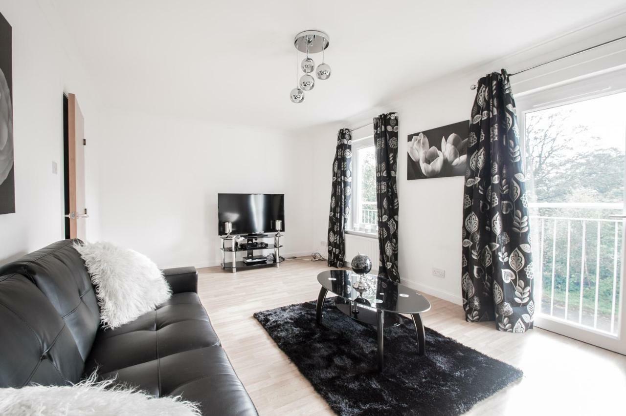 Orange Town House - Shaw Road, Only 6 Minutes To City Centre Aberdeen Exterior foto