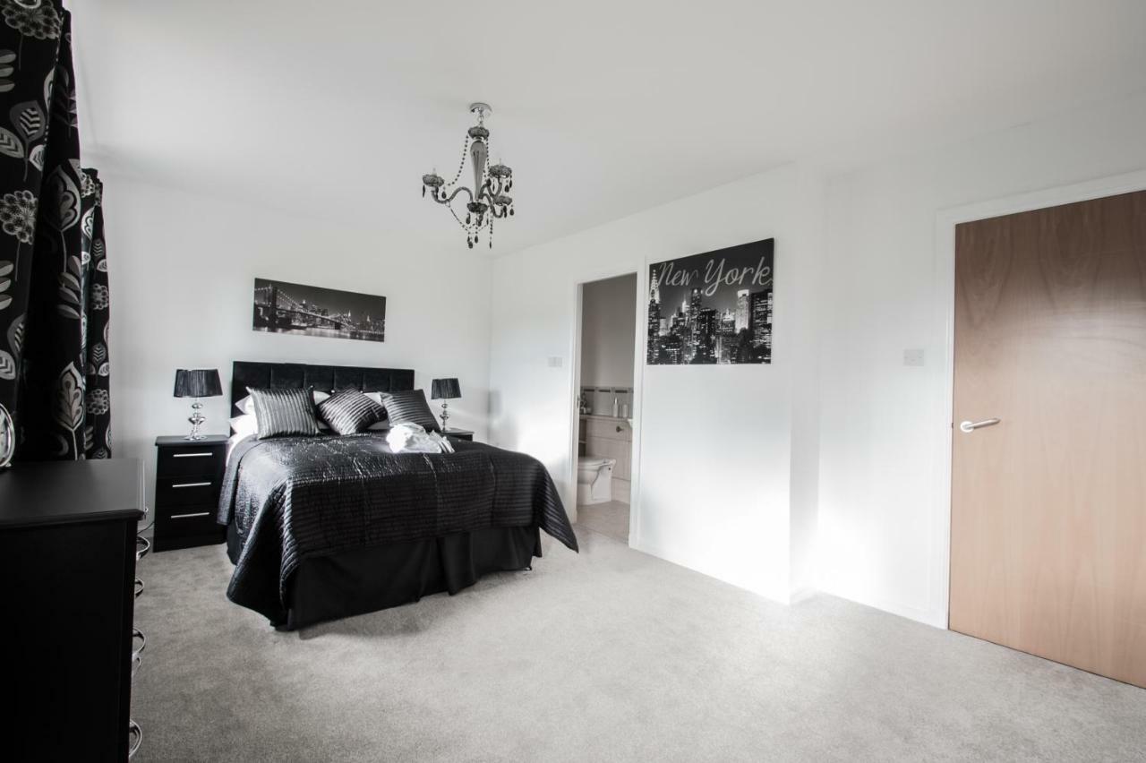 Orange Town House - Shaw Road, Only 6 Minutes To City Centre Aberdeen Exterior foto