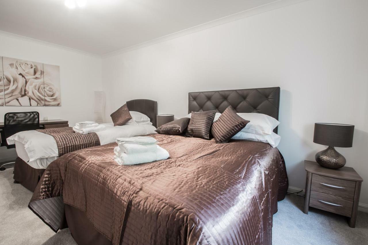 Orange Town House - Shaw Road, Only 6 Minutes To City Centre Aberdeen Exterior foto